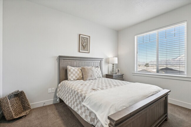 Photo - Arrowhead Place Luxury Apartment Homes
