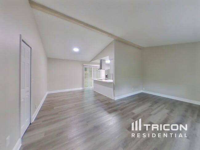 Photo - 1297 Voyager St