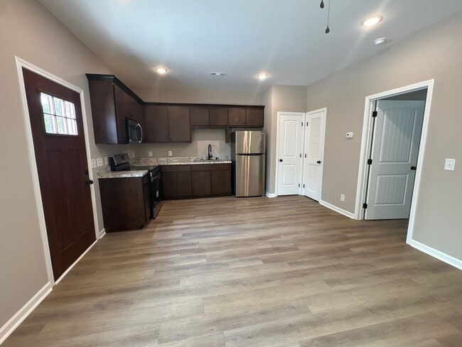 Photo - 513 Westend Cir Unit 1