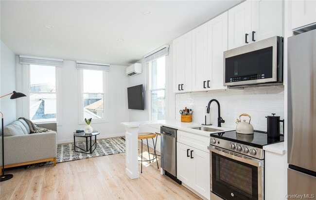 Building Photo - 108-09 Rockaway Beach Dr