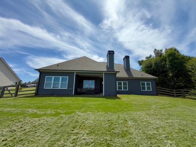 121 Alexander Lakes Dr
