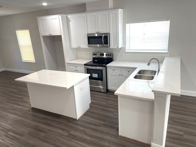 9327 Camay Dr