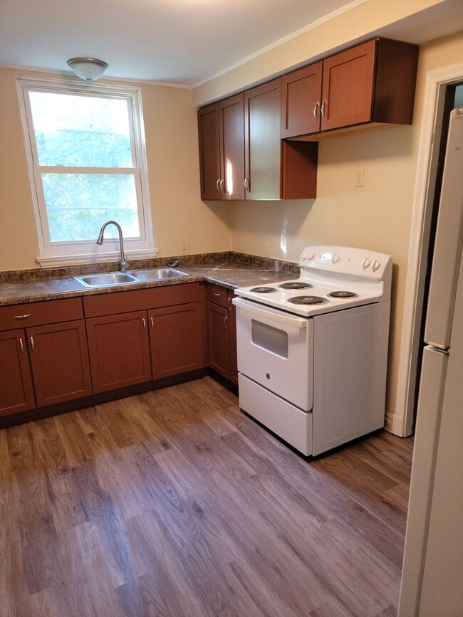 Photo - 473 W 3rd St