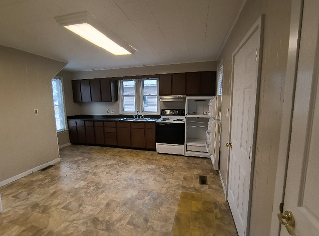 Photo - 609 E Water St Unit East