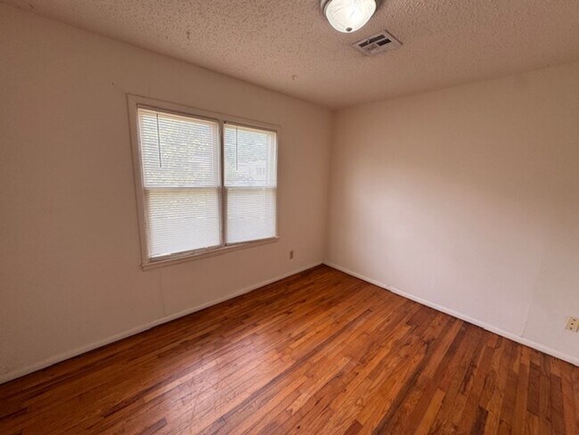 Photo - Norman 2 bed cutie, clean and ready for move in!  covered porch and storage shed!