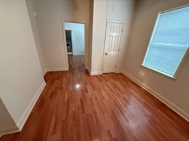 Photo - fna3705 Unit 3707 Delachaise St