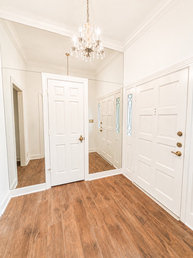 Photo - Spacious Walkout in Desirable Location!