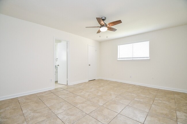 Photo - 18754 Wood Glen Ln