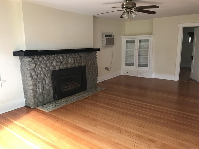 Photo - 1809 E Lake St