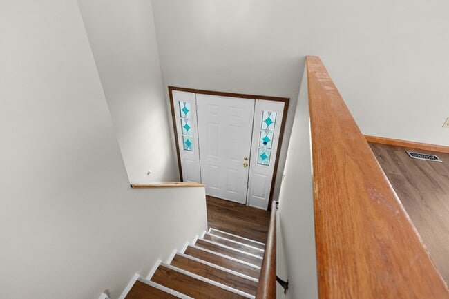 Photo - 708 Tobermory Ct
