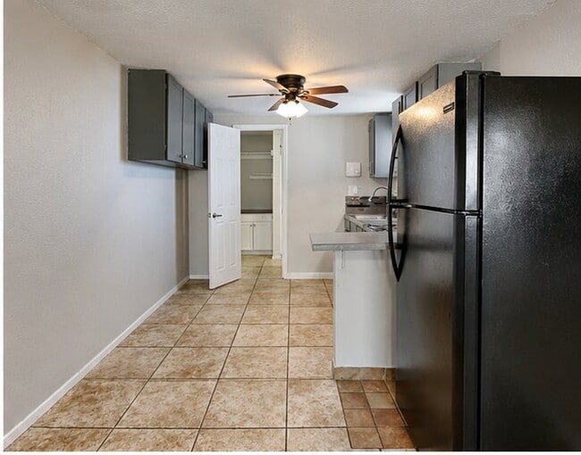 1402 W Mercer Ln Unidad 3