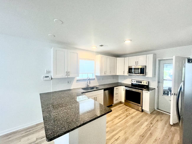 Photo - 473 Dandelion Ln