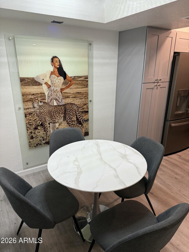 Photo - 1820 E Morten Ave Unidad 106