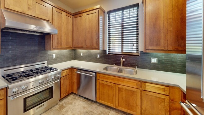 Building Photo - 875-877 Islay St Unit 877