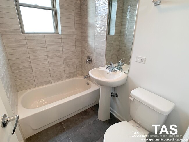 Photo - 940 W Winona St Unidad 602