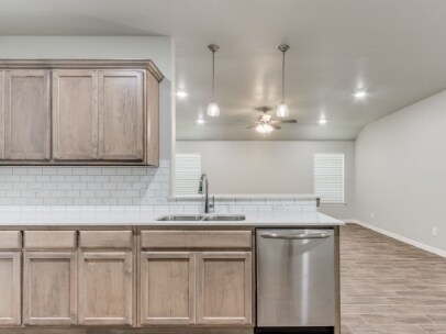 Photo - 620 Maleah Pl