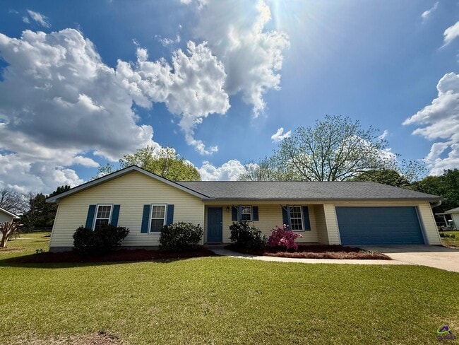 Building Photo - 104 Water Dr