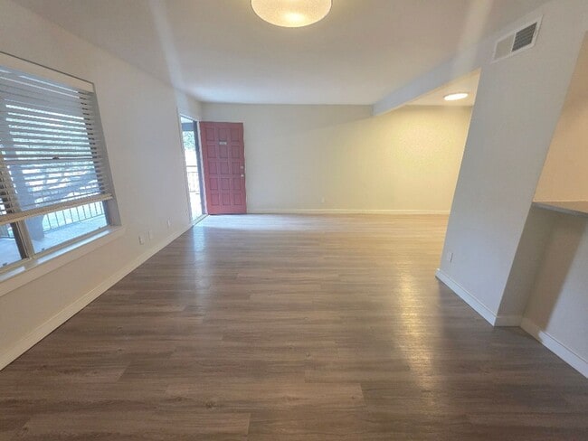 Photo - Kensington Court