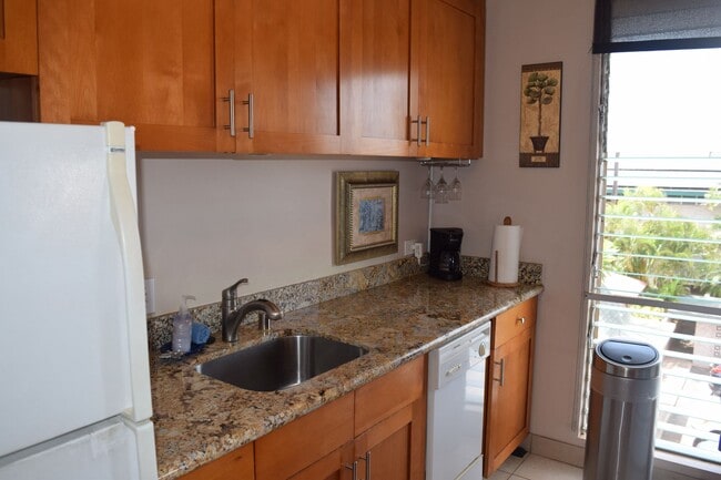 Photo - Kalama Terrace Upstairs Furnished Unit Ava...