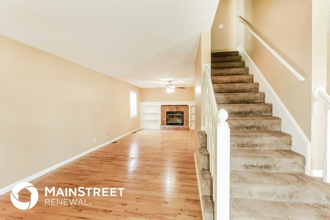 Photo - 421 Hithergreen Dr