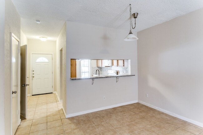 238 Samuel Blvd