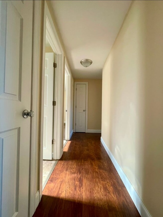 Photo - Luxury lakeside living in Hamburg