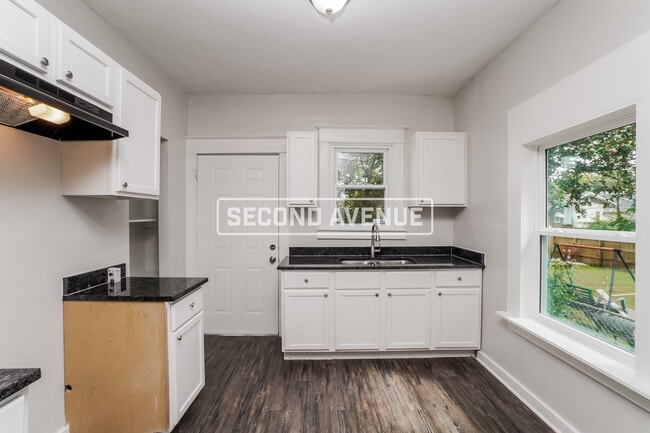 Photo - 741 Dearborn Ave