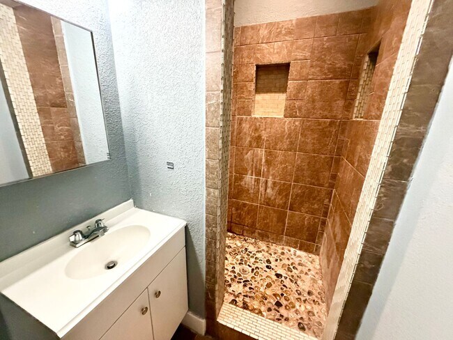 Photo - 613 Garland Ave