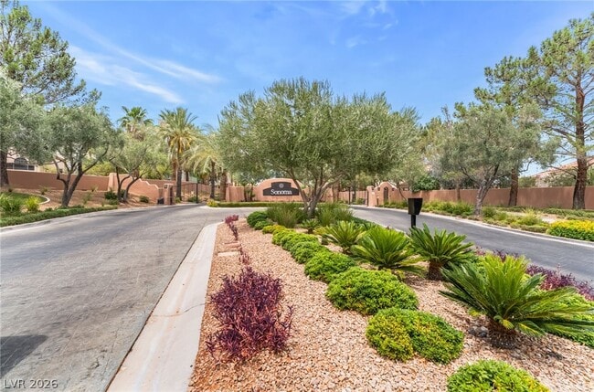 Building Photo - 1733 Tesara Vista Pl
