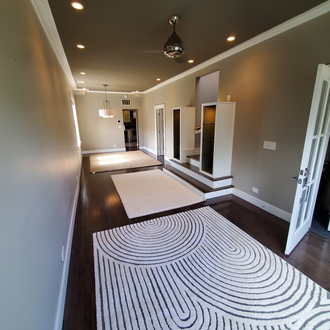 Photo - 4704 N Kennicott Ave Unit 2