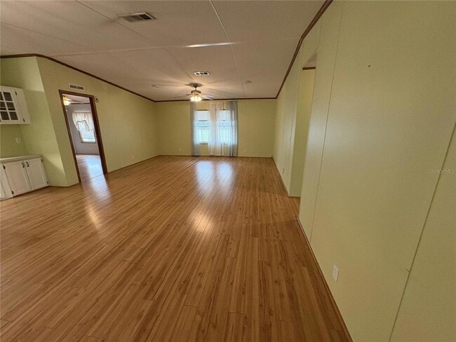 Photo - 616 Klickety Klak Ln