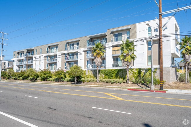 Building Photo - 5875 Interceptor St Unit Serenity Suite 315C-INT Rental