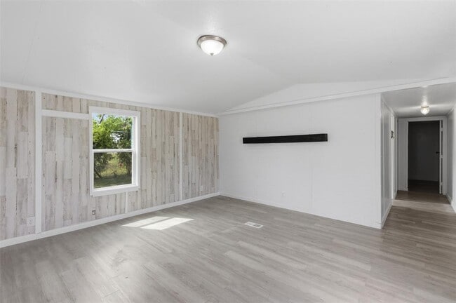 Photo - 376 Rae Ln