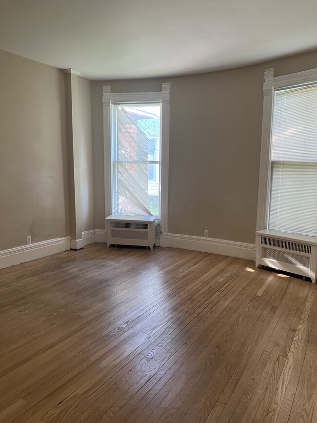 Photo - 716 N Washington St