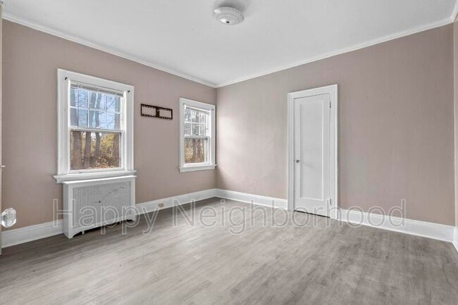 Photo - 130 Bradley Ave