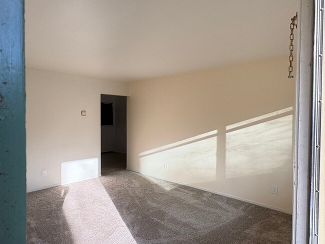 Photo - 3075 Miles Way