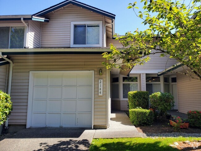 Building Photo - Issaquah Location With Peek-a-Boo Views Rental