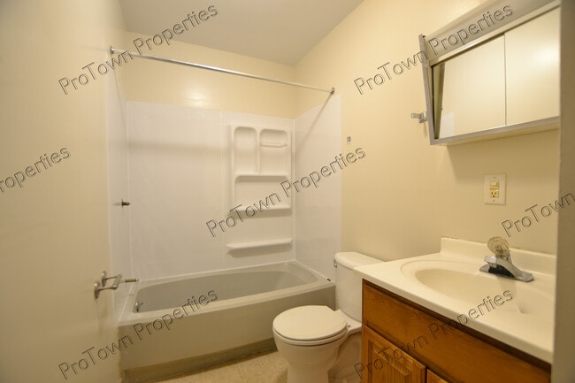 Photo - 121 Comstock St Unidad 1E