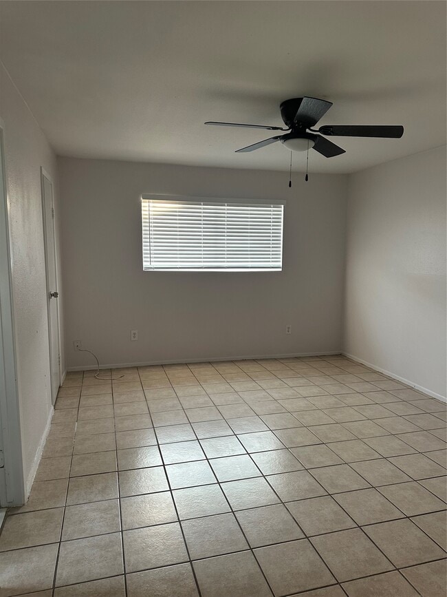 Photo - 228 Austin St