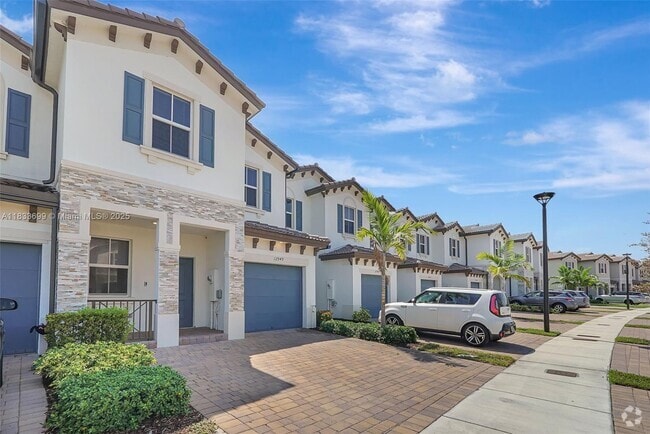 Building Photo - 12910 NW 23rd Pl Rental