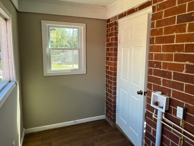 Photo - **AVAILABLE NOW**Total Electric 2 Bedroom ...