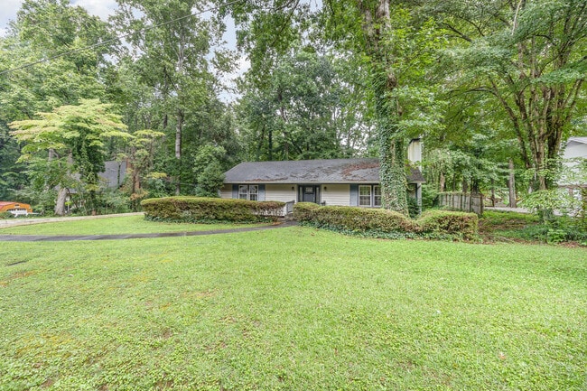 Building Photo - 229 Creekwood Dr