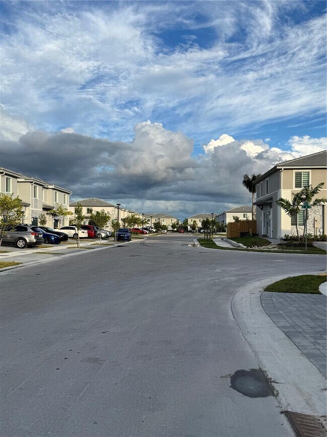 Photo - 656 SE 14th Ct