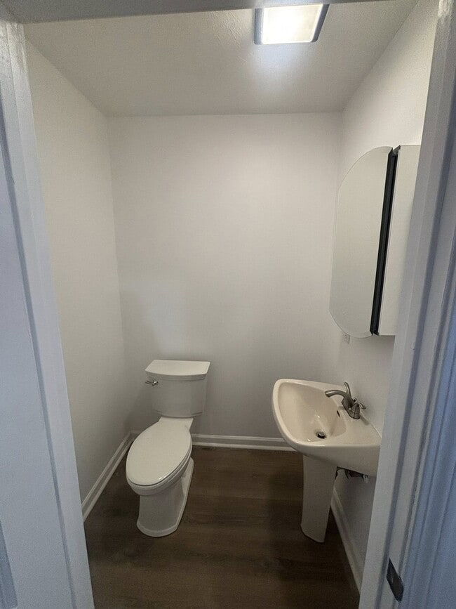 Photo - 27 Fenderson St