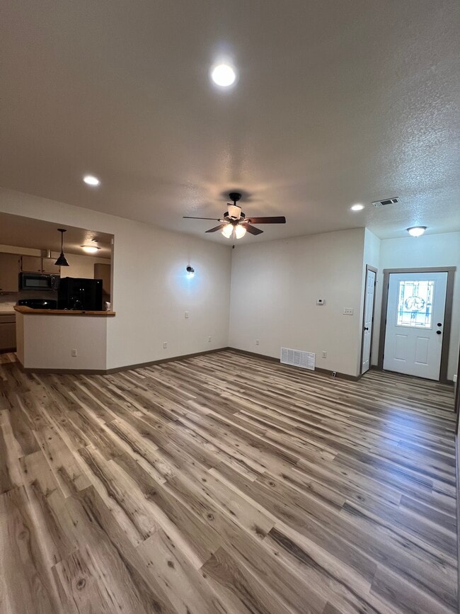 Photo - 306 Lux Dr