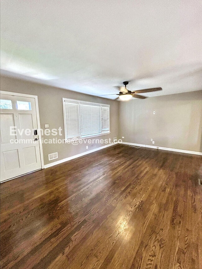 Photo - 809 Raymond Ct