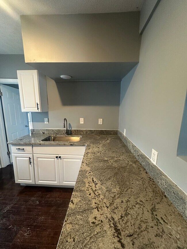 Photo - 254 Bowmanville St