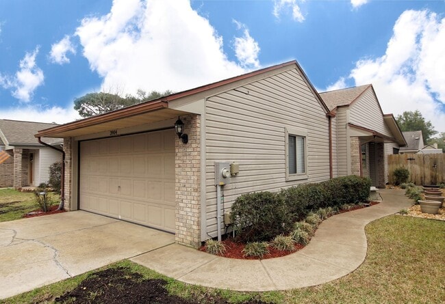Building Photo - Great 3 Bedroom 2 bath home in Central Nic...