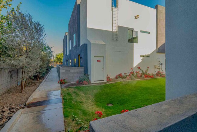 Photo - 3232 N 37th St