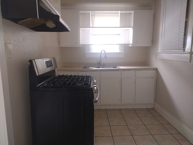 Photo - 2404 44th St
